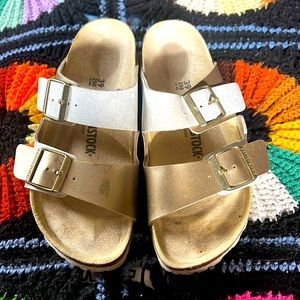 Birkenstock Arizona size 39 in white & gold